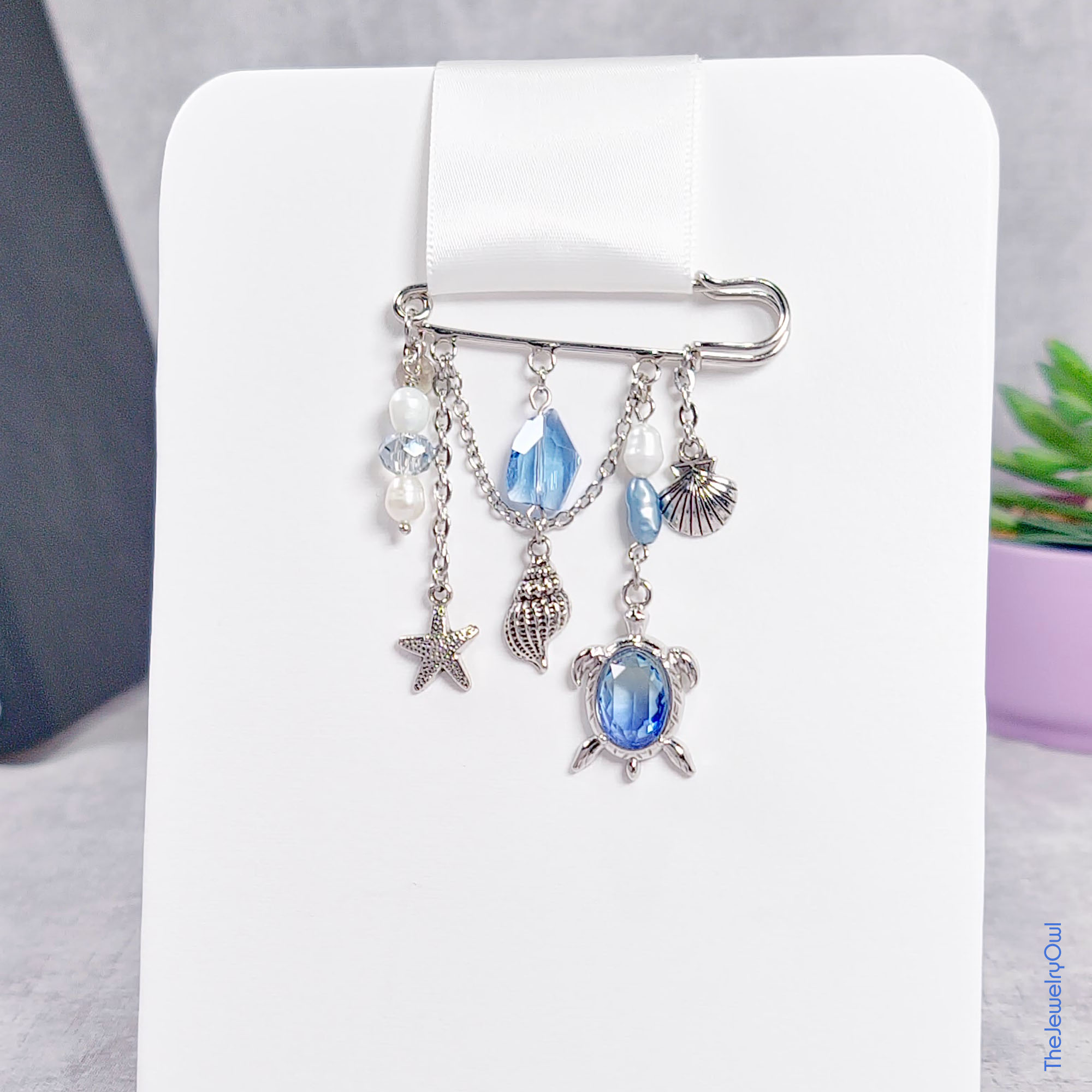 Blue Sea Turtle Safety Pin Brooch by The Jewelry Owl (thejewelryowl)